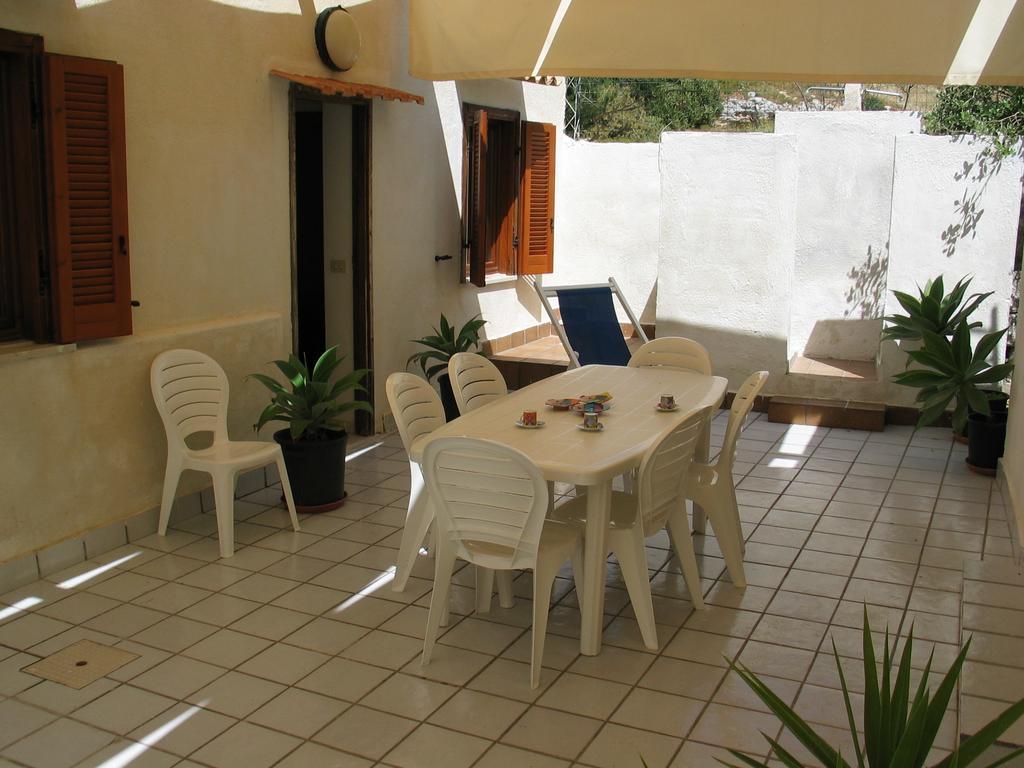 La Torretta Villa Favignana Habitación foto